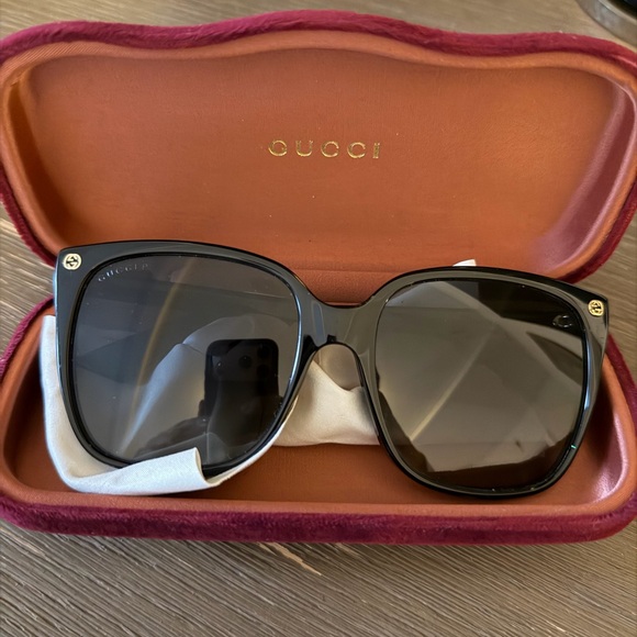 Gucci Accessories - Gucci Women's Black Polarized Sunglasses